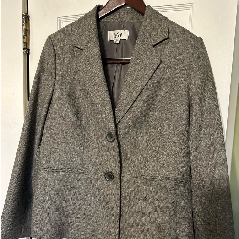 LeSuit size 14 pants suit.